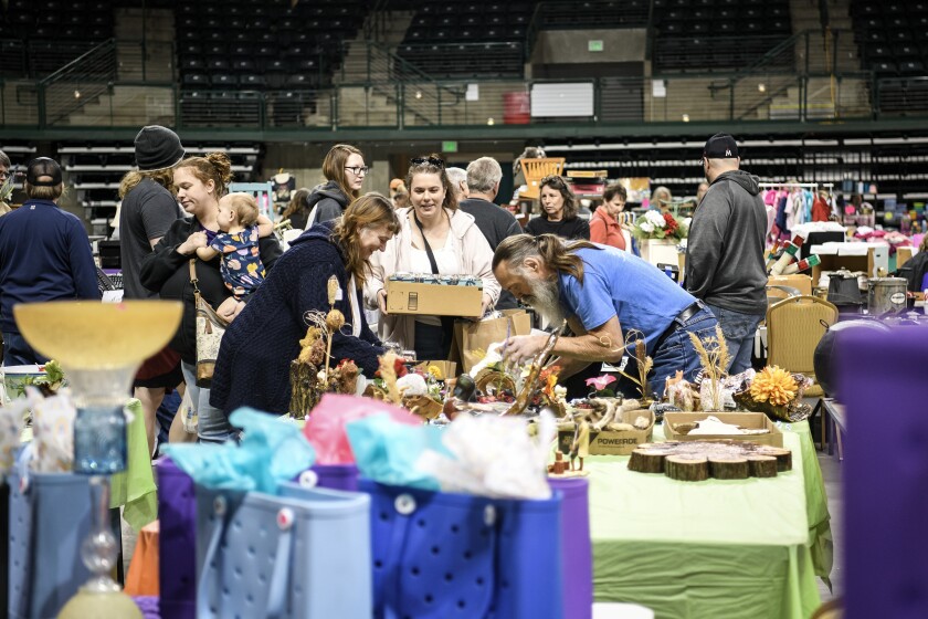 041723.N.BP.Garage Sale - 10.jpg