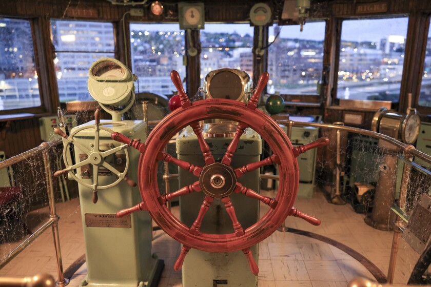 actors perform at haunted ship