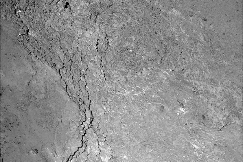 1564137+67P Feb14 6km alt.jpg