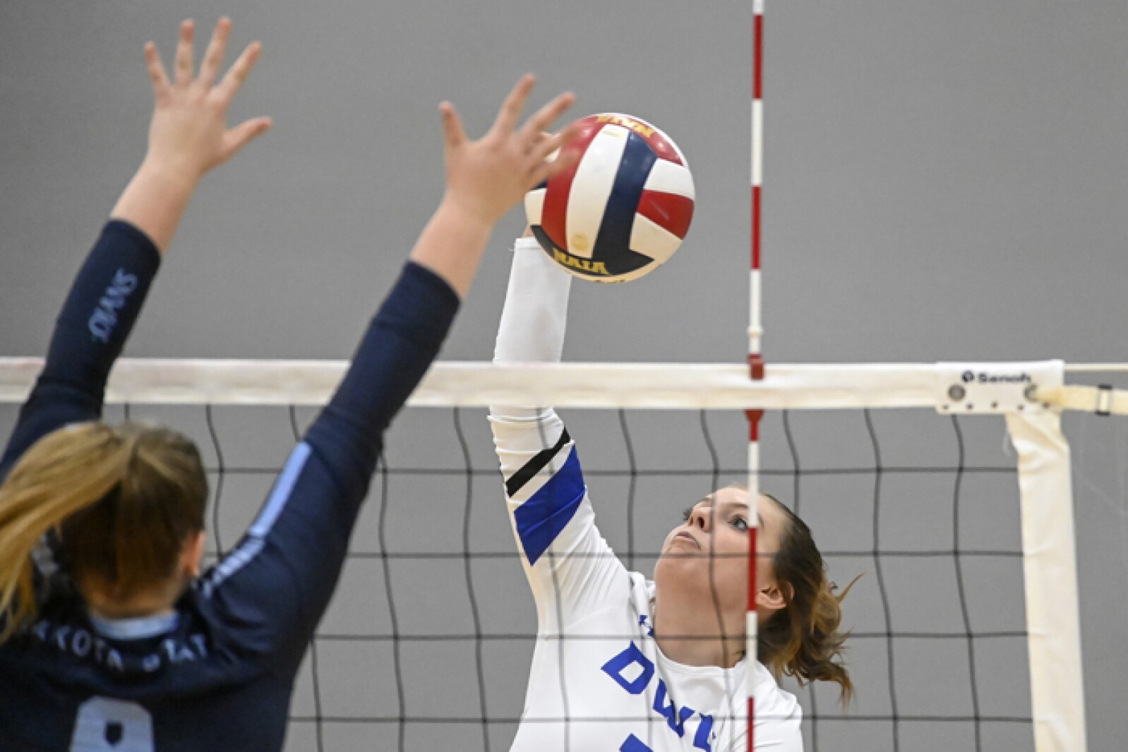 100521.DWU-DSUVball2.jpg