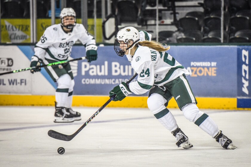 092822.S.BP.BSUWHKY Adriana Van De Leest.jpg