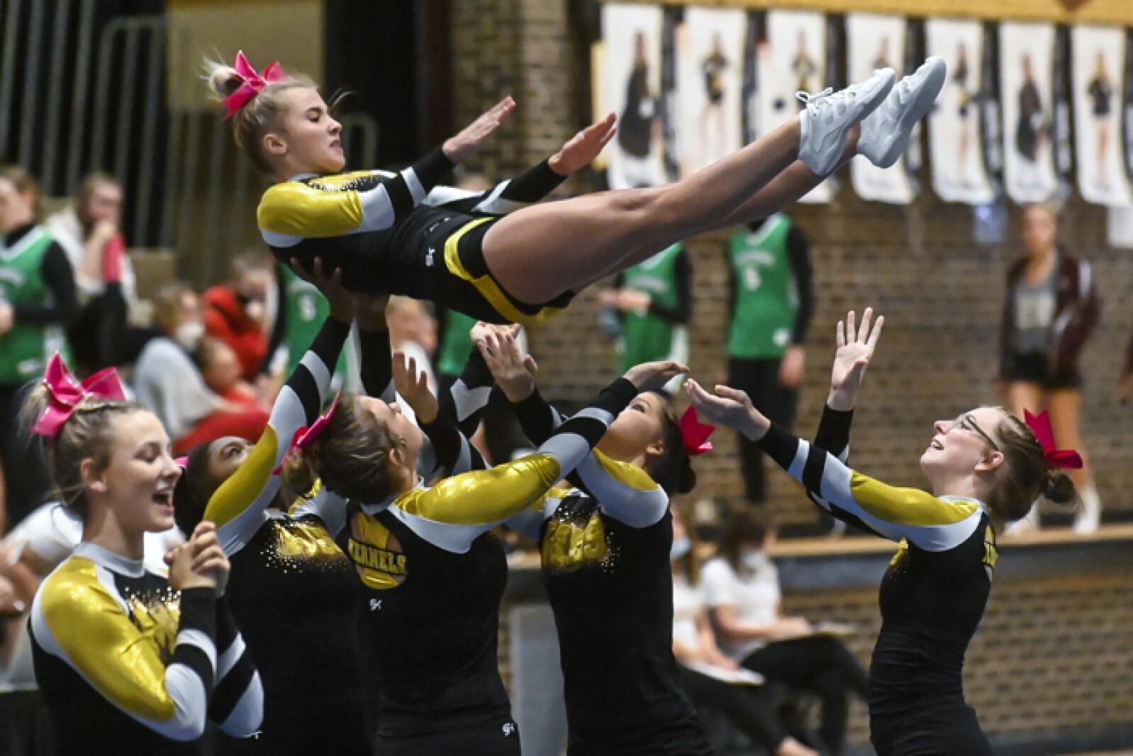 100621.Cheer8.jpg
