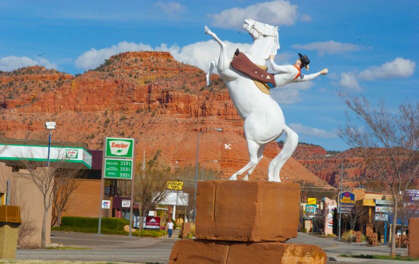 TRAVEL-UST-KANAB-DOGTOWN-7-MCT