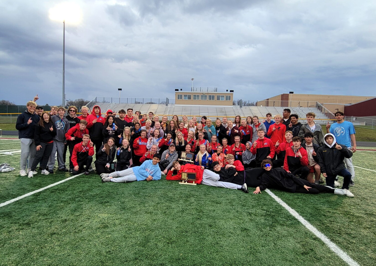 Track and field: Lakers sail to True Team State berths; boys and girls ...
