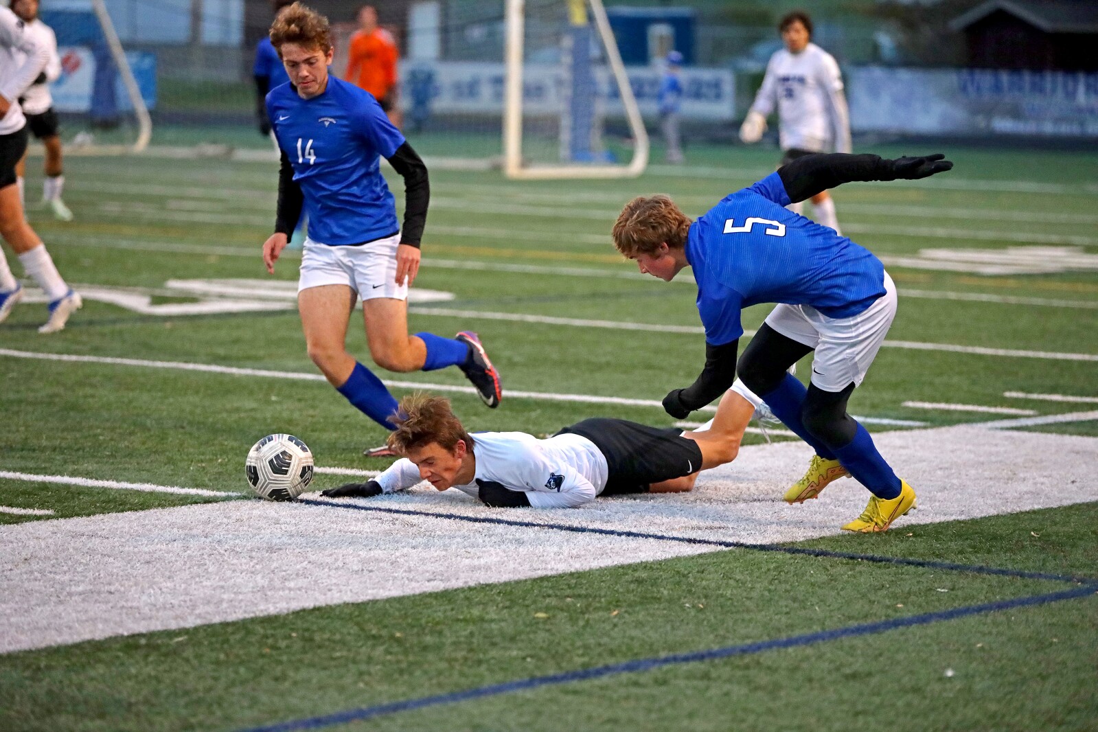Brainerd boys soccer vs Rogers