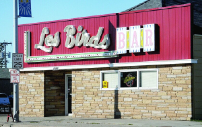 Les Birds Bar in Superior