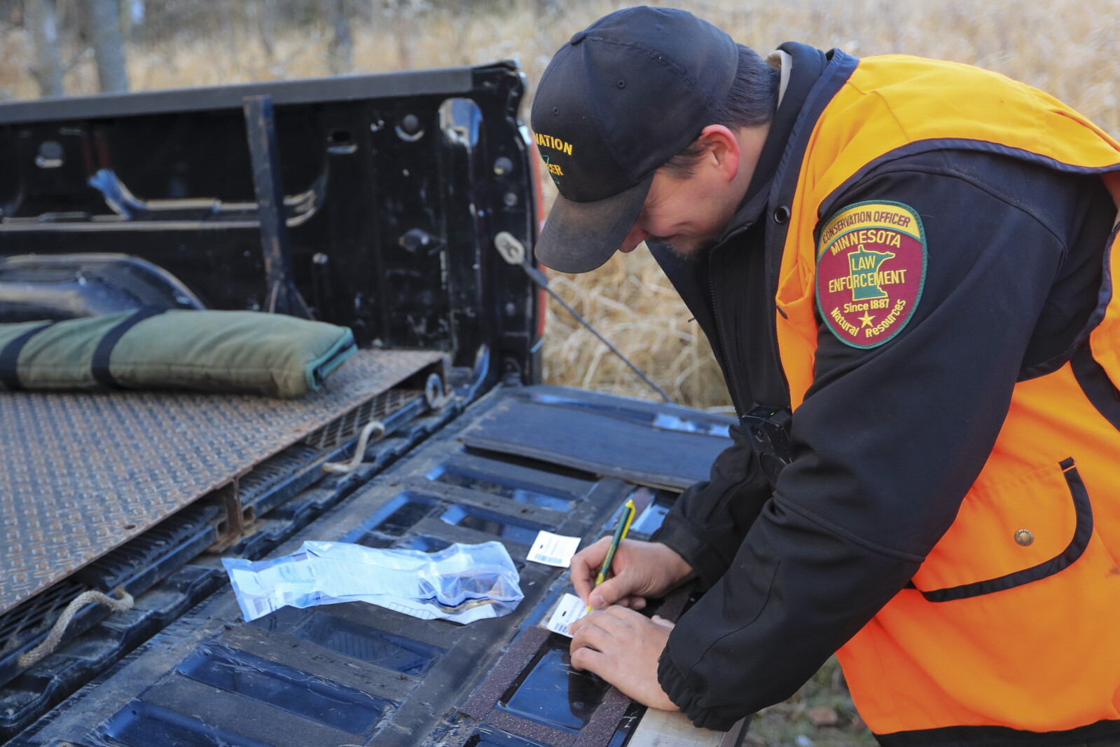 Hunting Comms How to not get pinched during Minnesota deer hunting season - Duluth ...