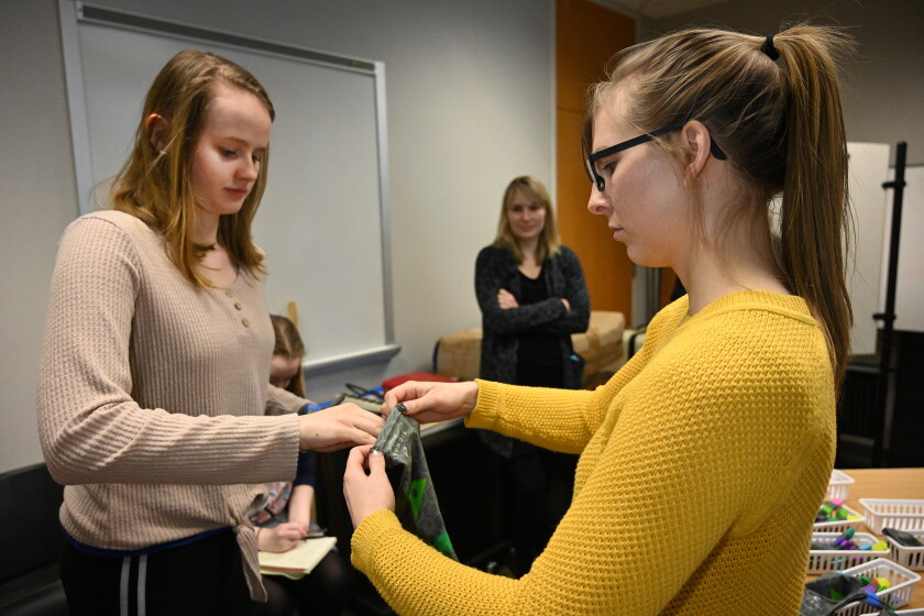 Intelligence Asl New artificial intelligence helps teach Brainerd ASL students ...