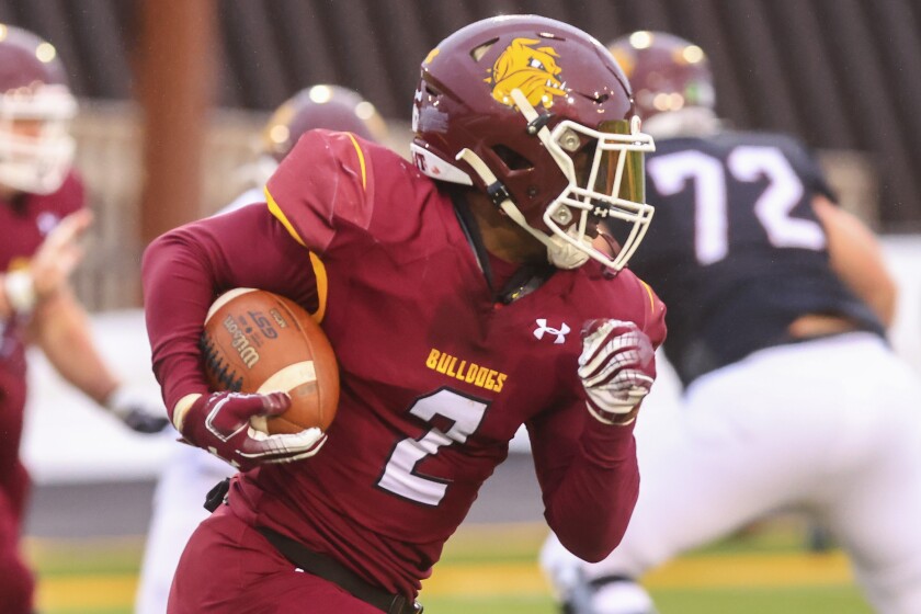 Minnesota Duluth football team holds annual Maroon and White game at Malosky Stadium