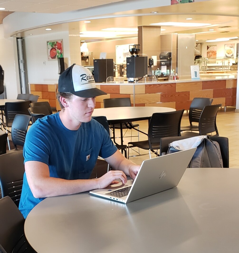 PHOTOS Student Tours Learning The Details Part Of First Day At photos-student-tours-learning-the-details-part-of-first-day-at