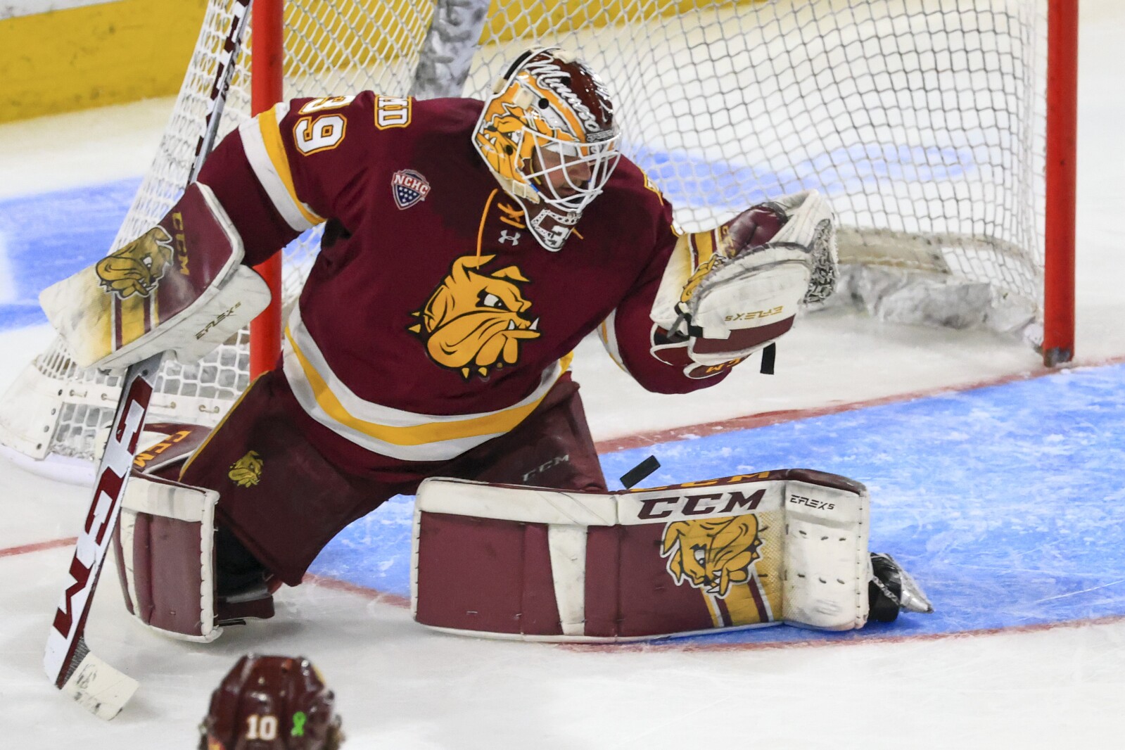 Minnesota Duluth plays Denver in regional final game in Loveland