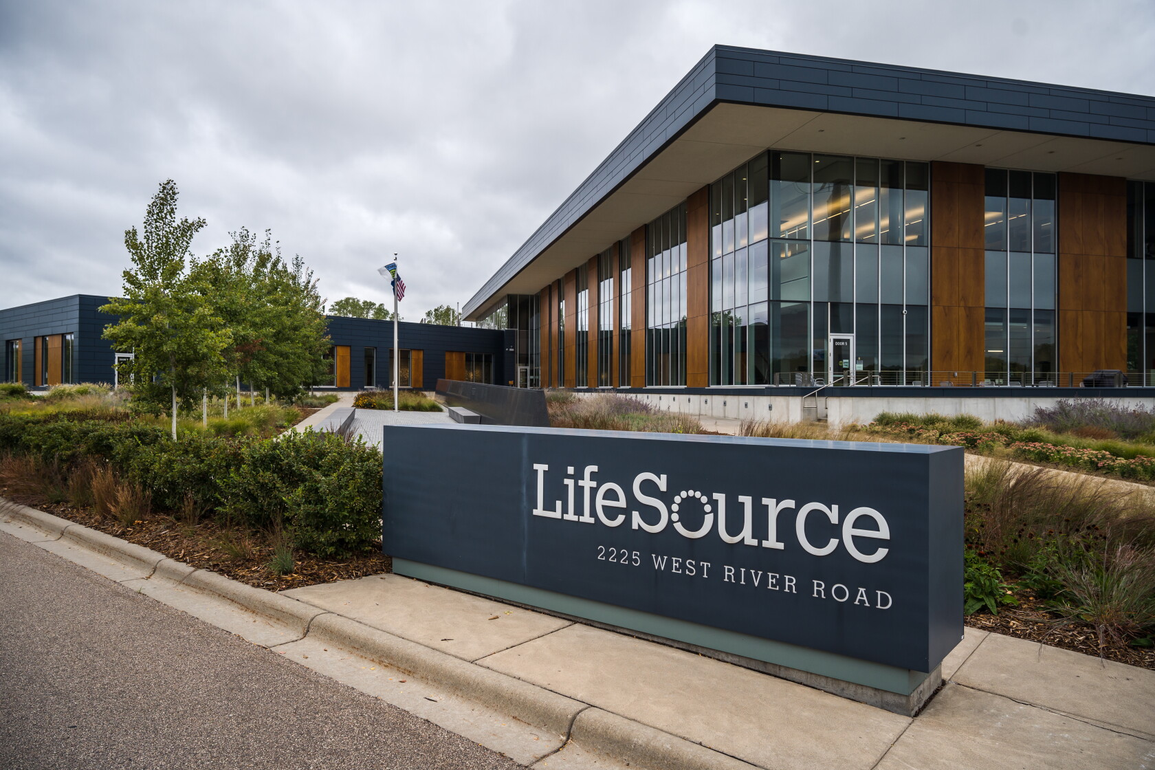 Lifesource Store LifeSource, which has a monopoly in Minnesota’s organ transplant system ...