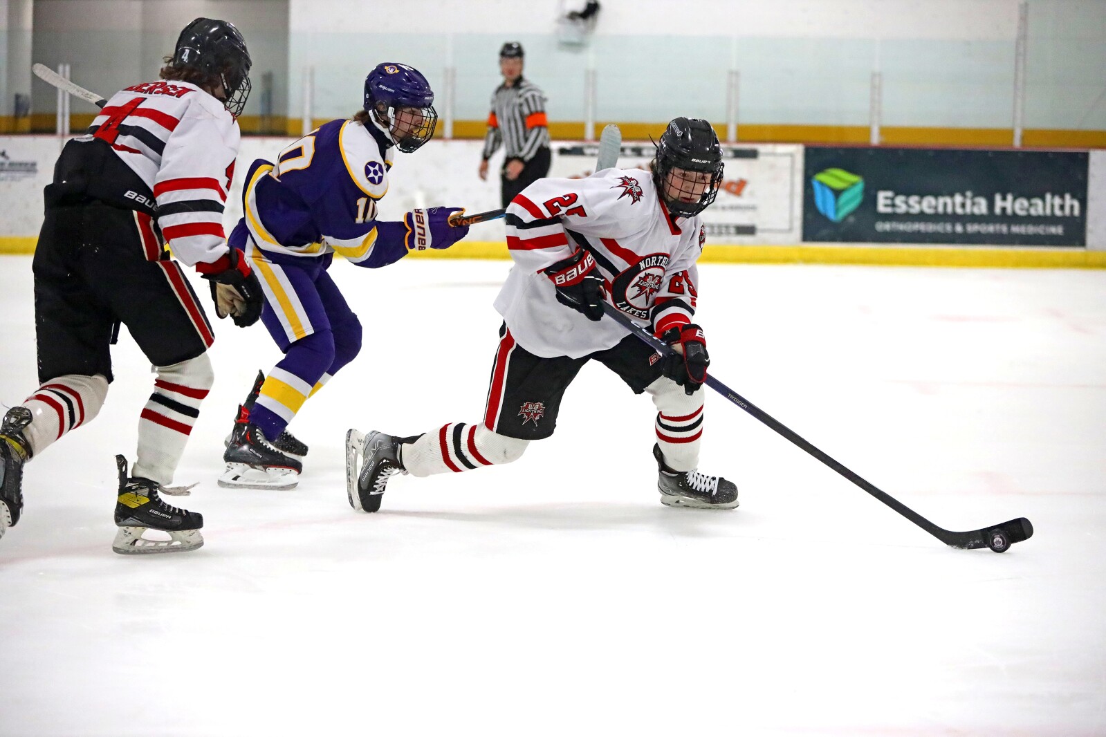 Little Falls vs Northern Lakes on Wednesday, Dec. 28, 2022, at Breezy Point Hockey Center.