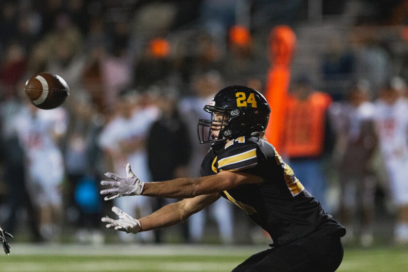 10-14-22PrepFootballHuronvsMHS-20.jpg