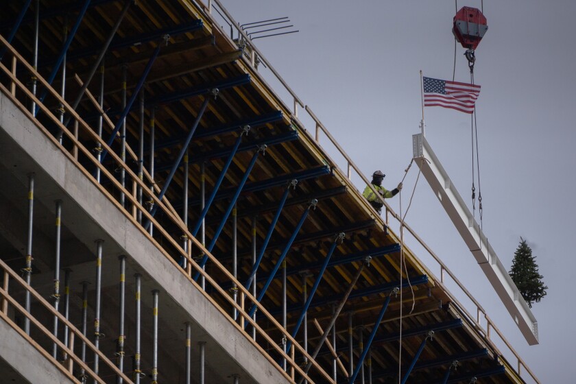 Mayo Clinic Anna-Maria and Stephen Kellen Building Topping Off