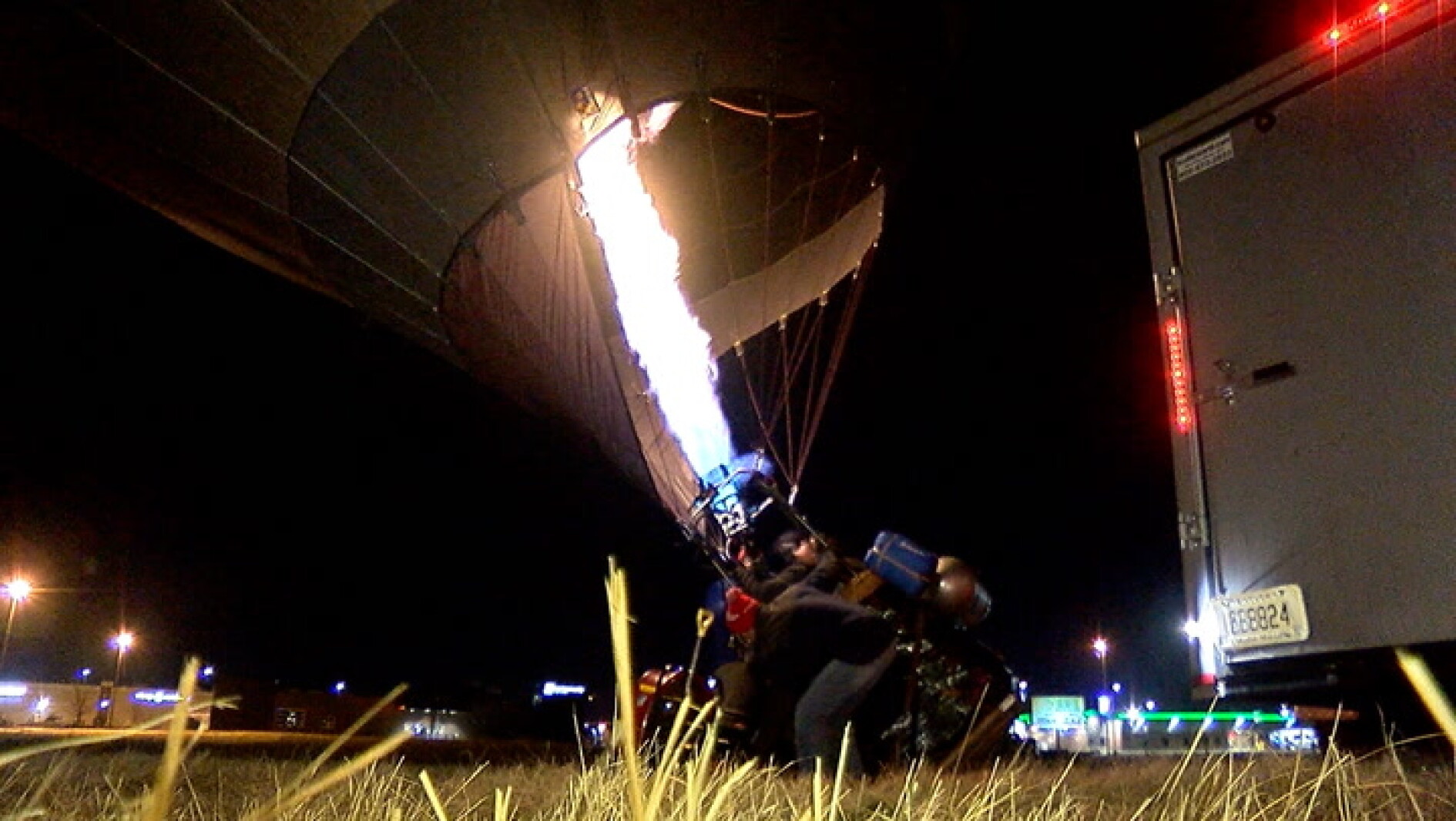 Man comes up short in hot-air balloon record attempt that took flight in  Fargo - InForum | Fargo, Moorhead and West Fargo news, weather and sports