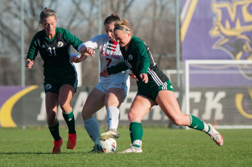 110922.S.BP.BSUWSOC Lexi Larson and Brie Klingbeil.jpg