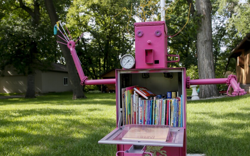072819.F.FF.LITTLEFREELIBRARY.3.jpg