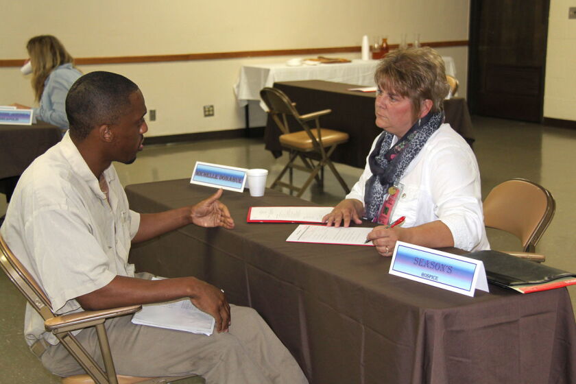 Mock job fair at Federal Medical Center prepares inmates for release ...