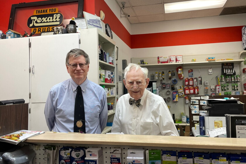 Warren Mathews Rochester Warren Williams serves smiles every day after 47 years working in ...