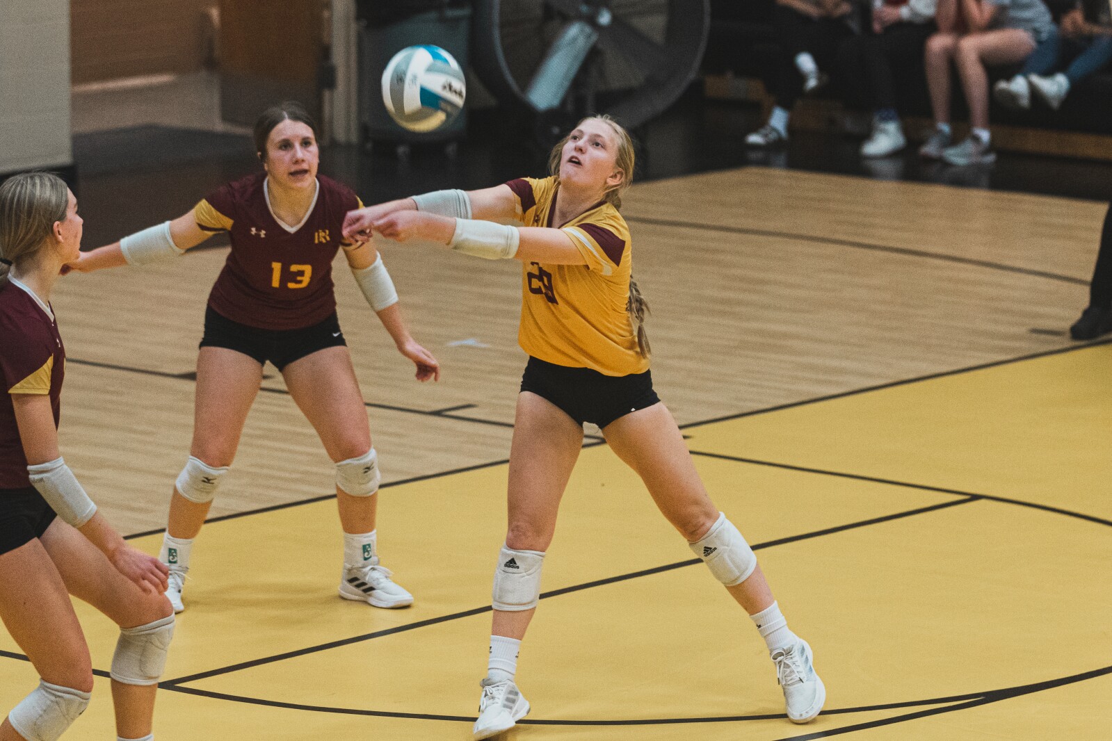9-29-22VolleyballMitchellvsRoosevelt-52.jpg