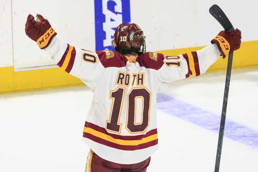 Minnesota Duluth plays Michigan Tech in regional semifinal game in Loveland