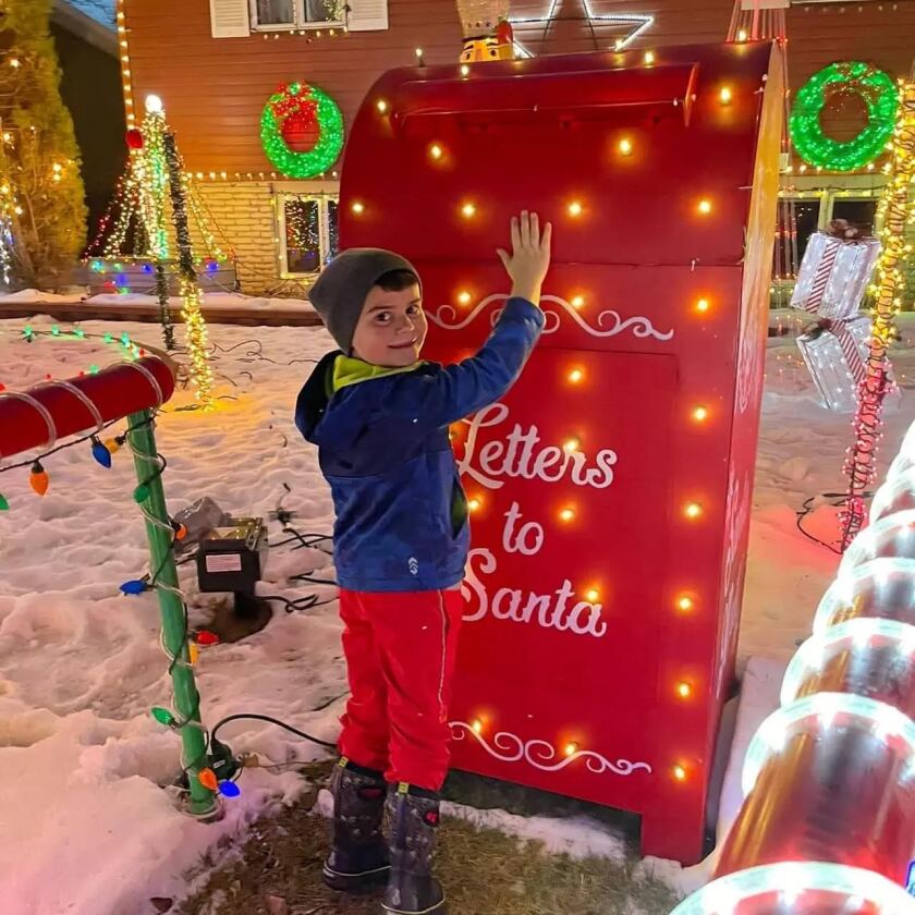 SantasMailbox2.jpg
