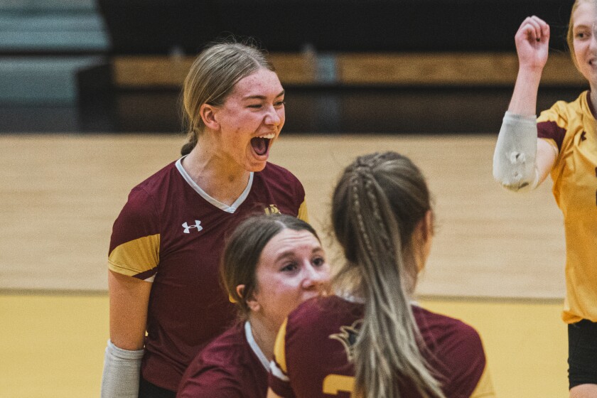 9-29-22VolleyballMitchellvsRoosevelt-50.jpg