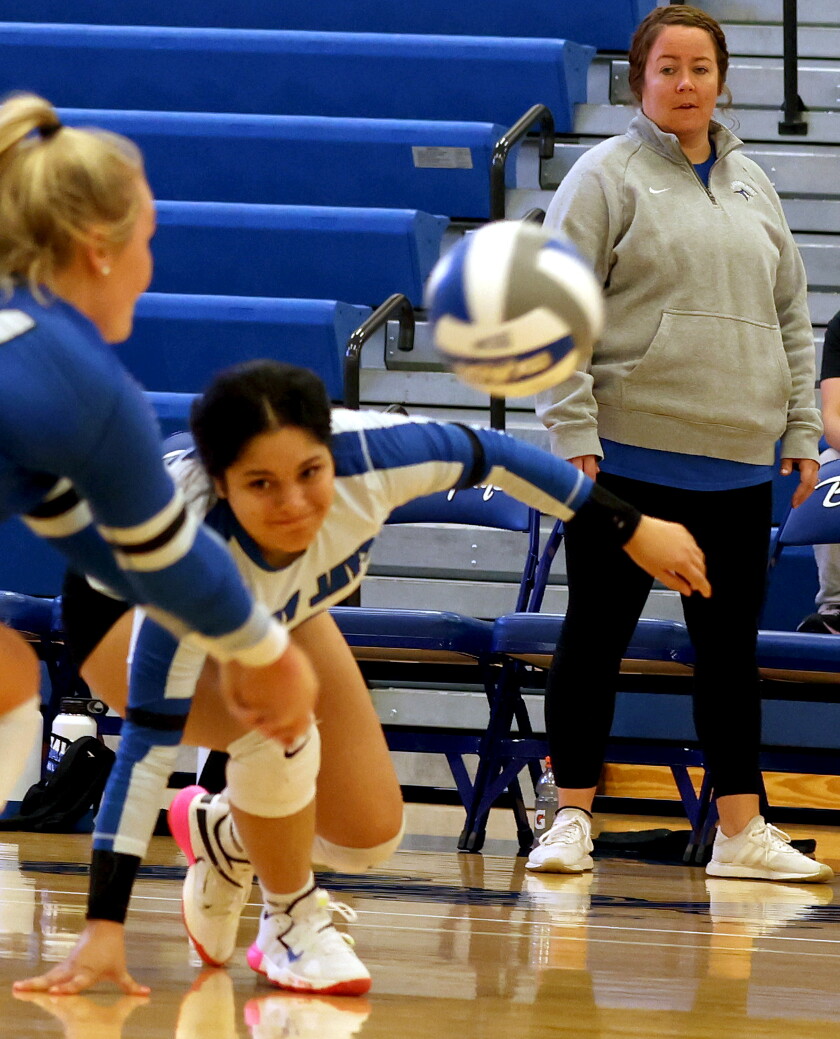 Lady Jays swarm over Golden Rams, 3-0 - The Globe | News, weather ...