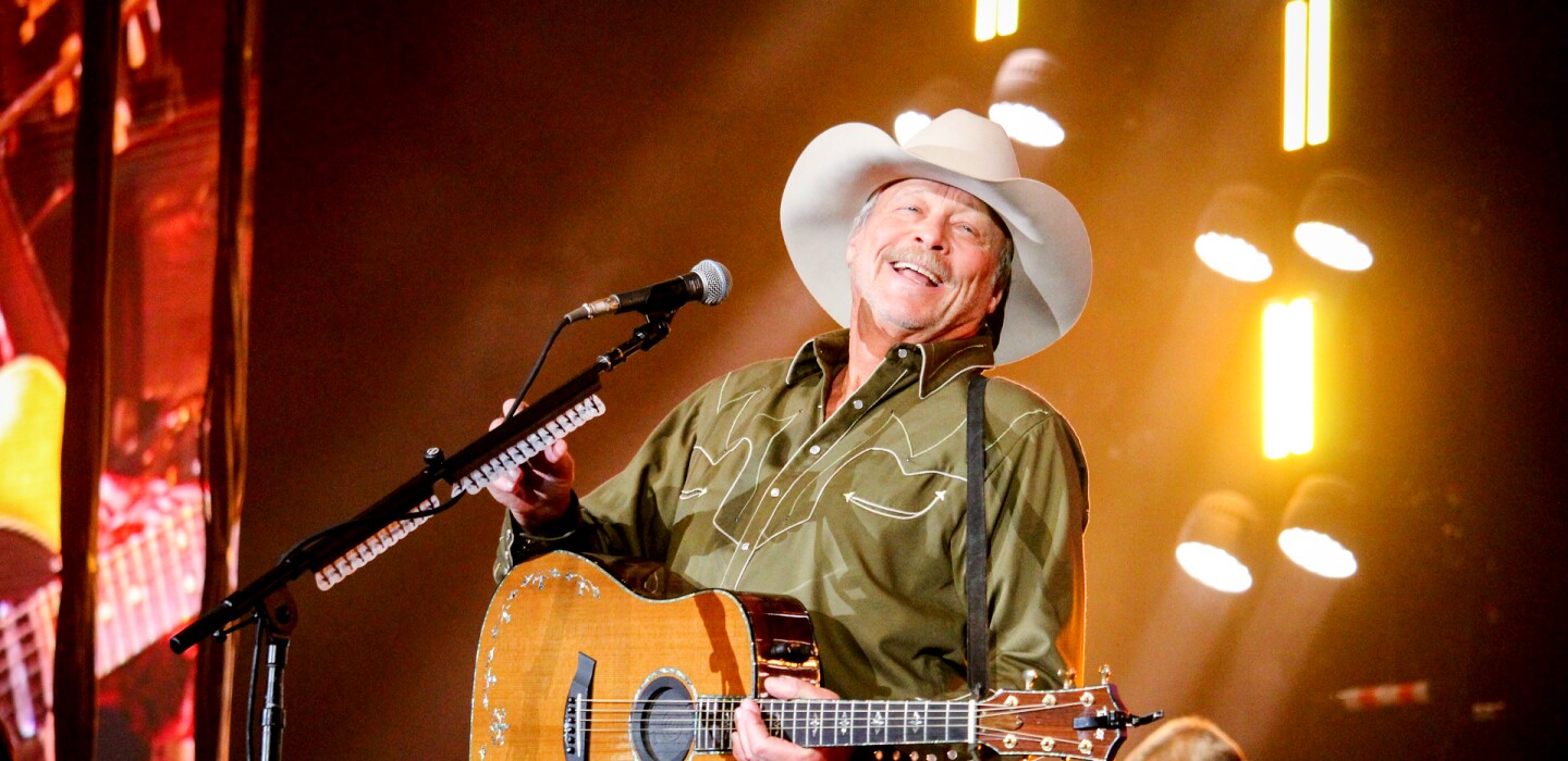 Southern comfort Alan Jackson brings his 'Last Call' tour to Grand