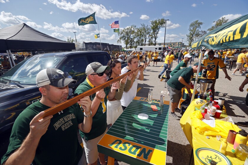 090521.S.FF.NDSUfootballpregame.02.jpg