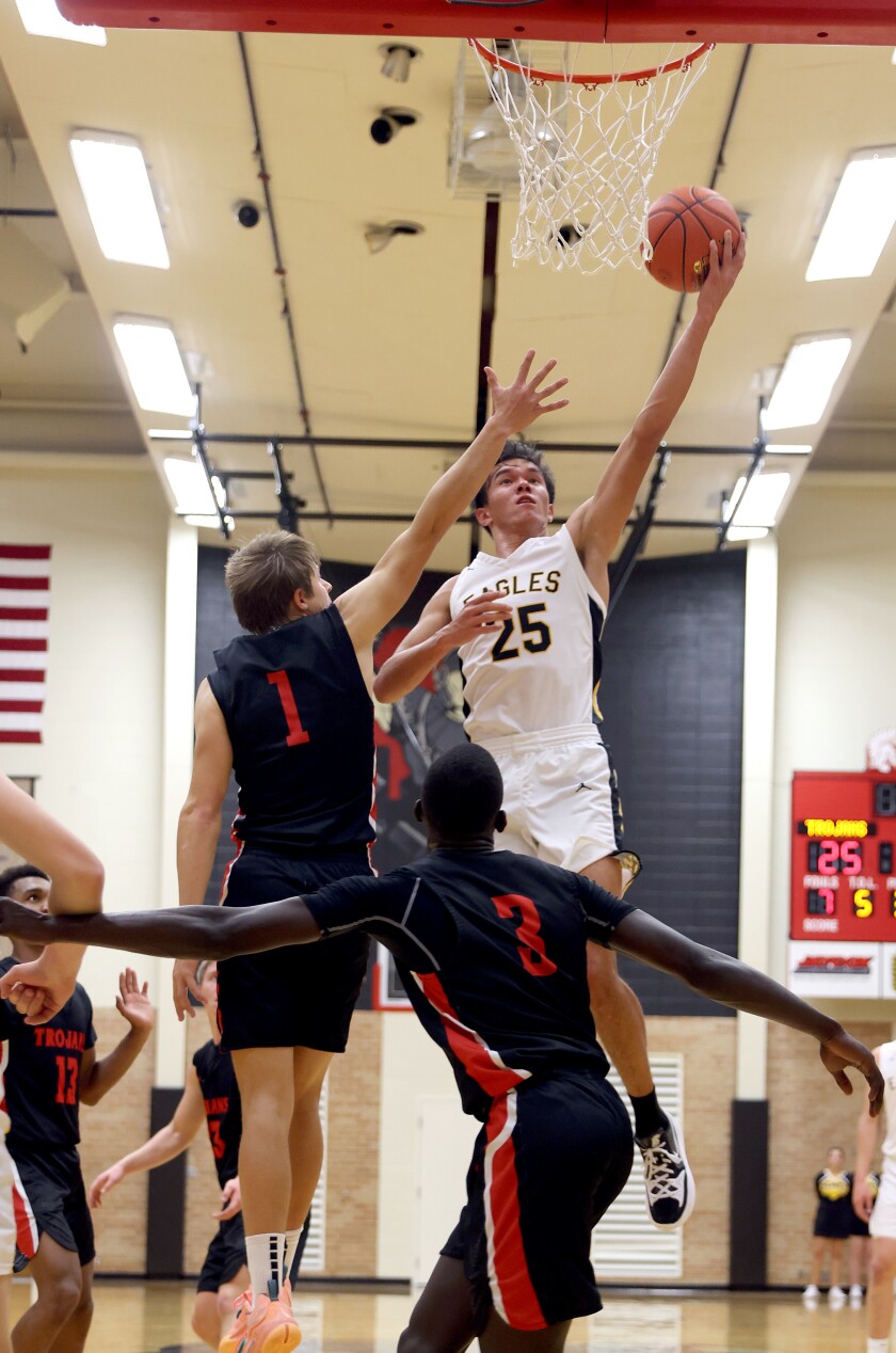 120221 N DG Worthington Trojans vs SWC Boys Basketball S1.jpg