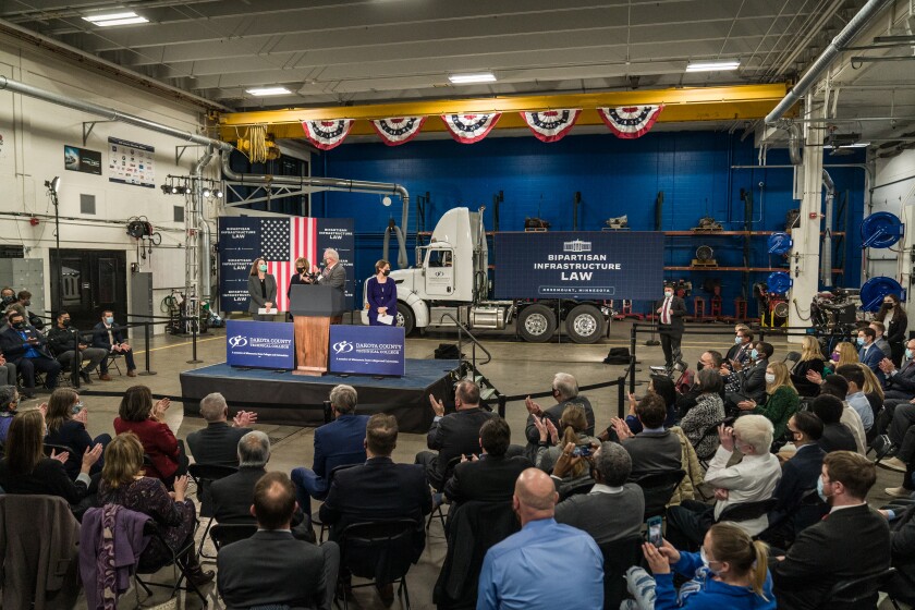 113021-BIDEN-VISIT-DAKOTA-COUNTY-.jpg