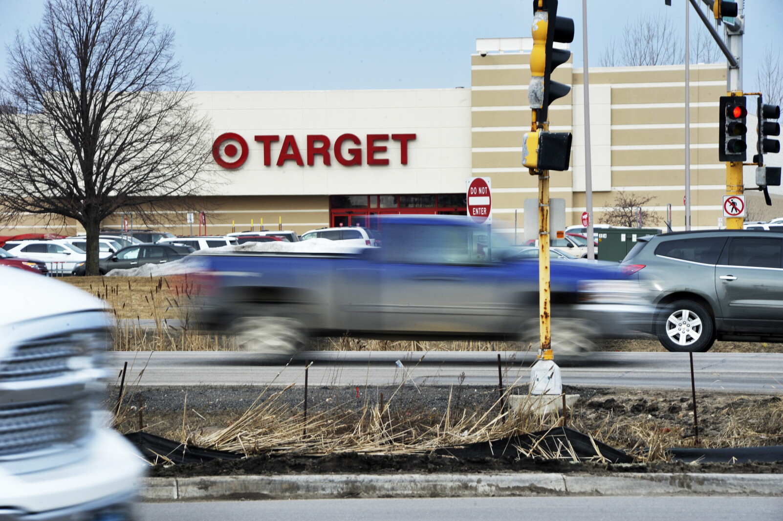 Many Target stores temporarily close because of riots in Metro area ...