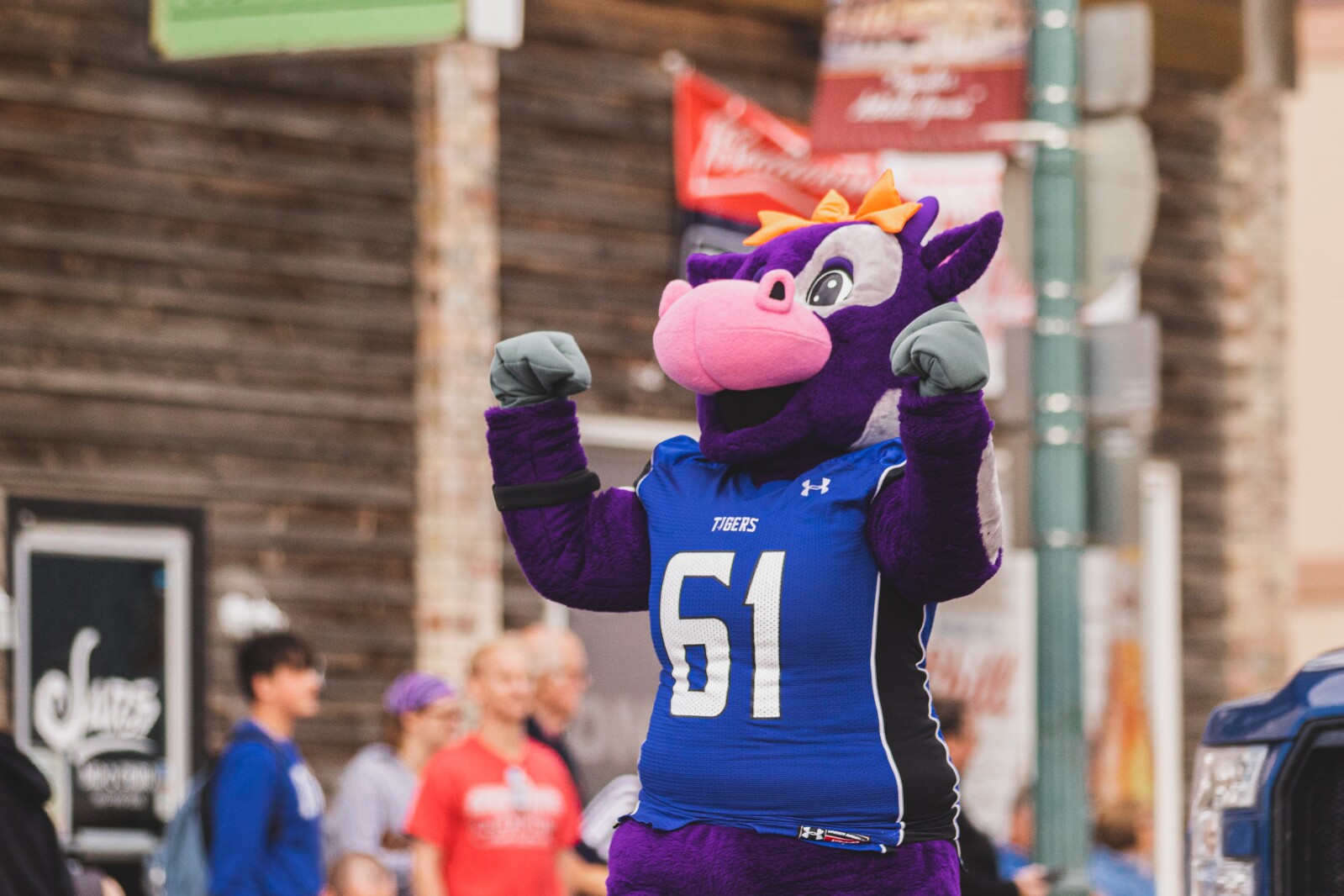 10-1-22DWUBlue&WhiteDaysParade-25.jpg