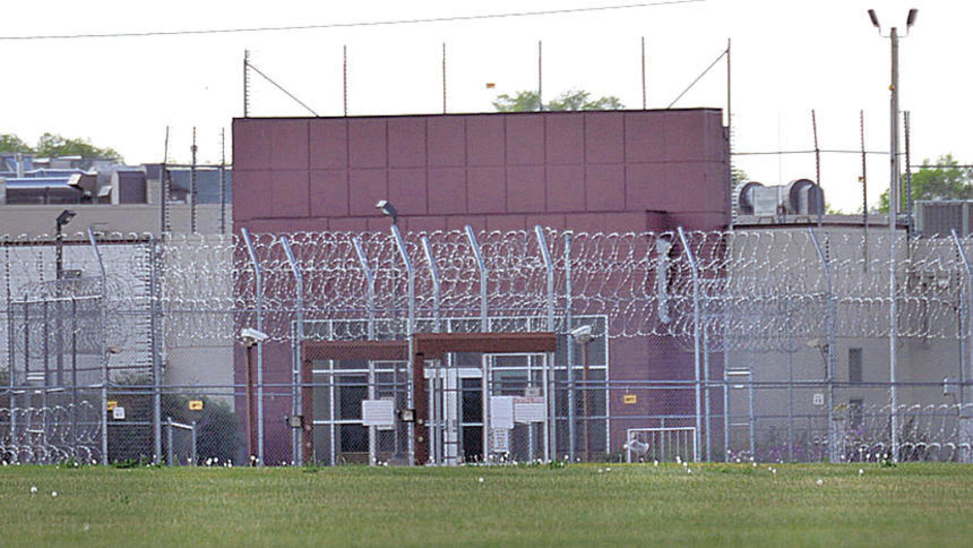 Prairie Correctional Facility in Appleton sold to federal government