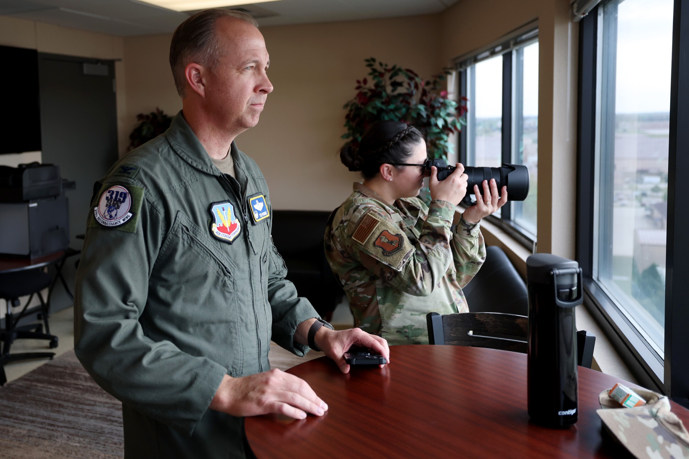 B1-B bomber touches down at Grand Forks Air Force Base for first time ...