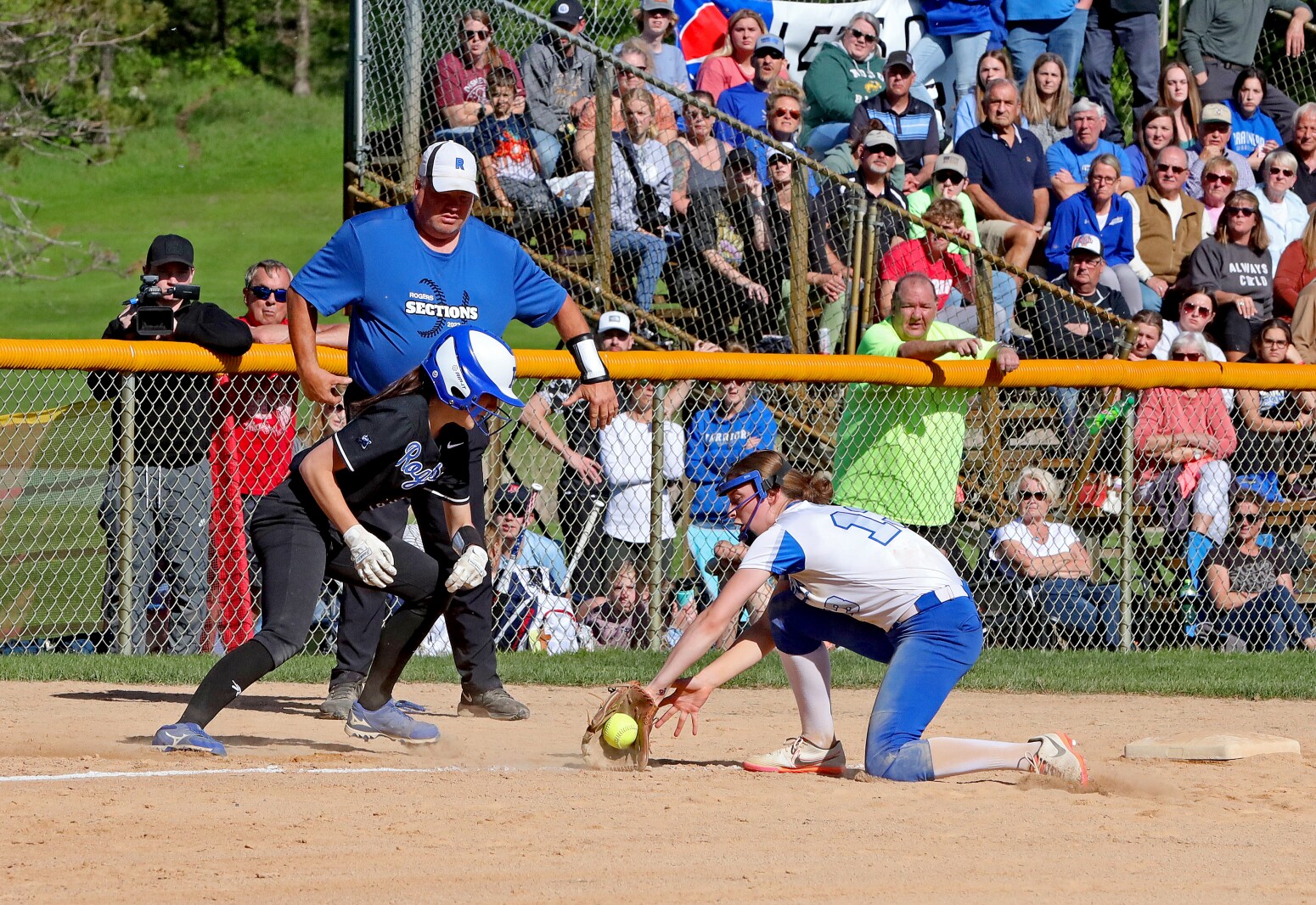 Brainerd's Meghan Smith fields the ball at third base against Rogers on Thursday, May 26, 2022, at Brainerd.
