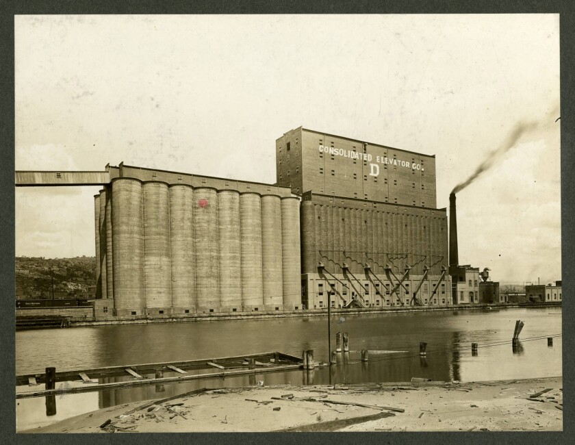 081020.AG.DuluthPortRetro05.jpg