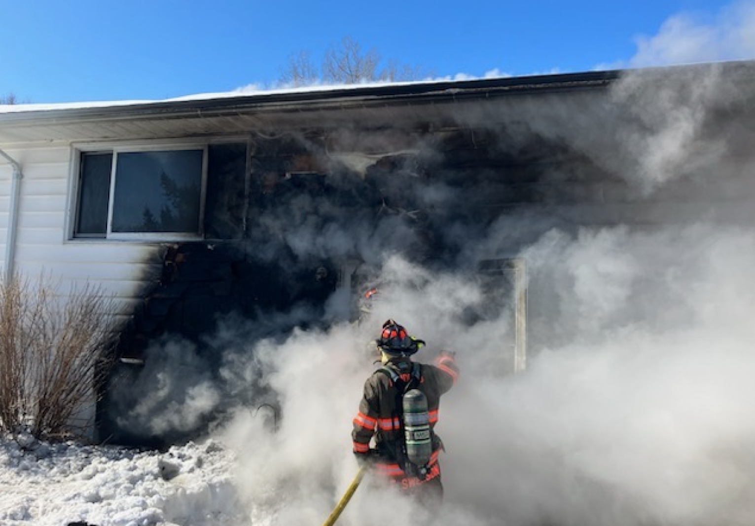 Firefighters rescue cat from burning Kindred apartment - InForum ...