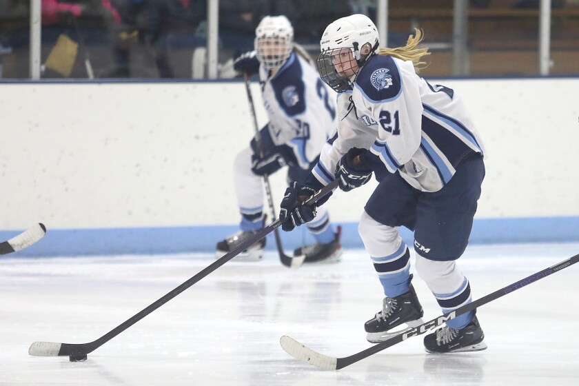 UMaine hockey captain leaves team early for pro career