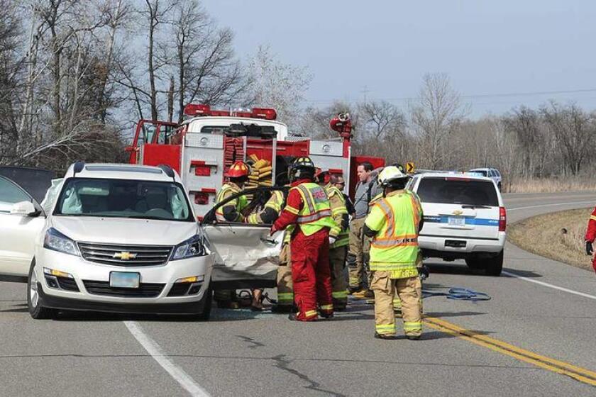 UPDATED Carmotorcycle crash kills 1, injures 3 near Brainerd(00)