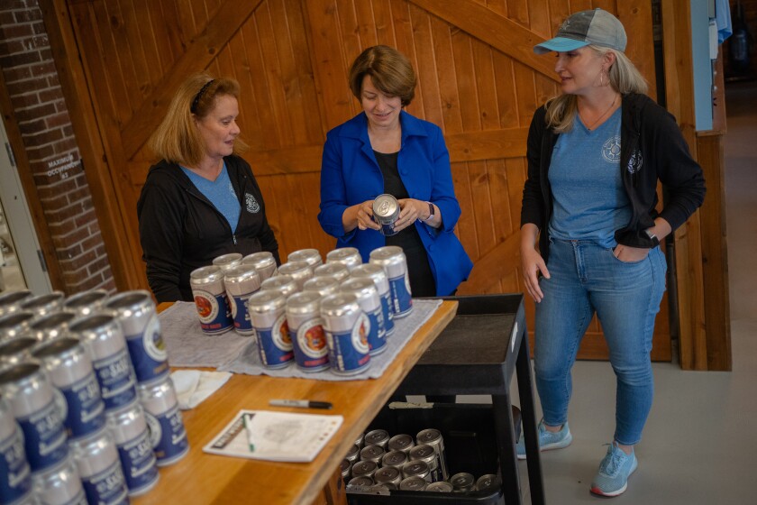 U.S. Sen. Amy Klobuchar Tours South x Southeast Brewing Co.