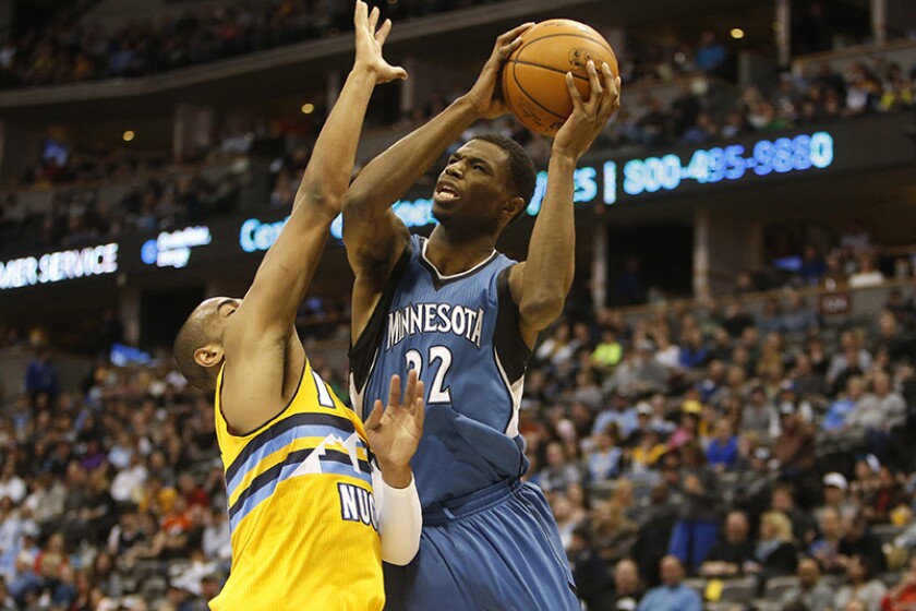 1407697+NBA Wolves Nuggets black white.jpg