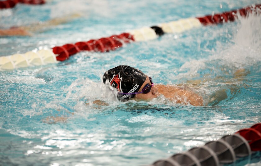092922.S.WCT.CARDINALS.SWIMMING.HERNANDEZ.jpg