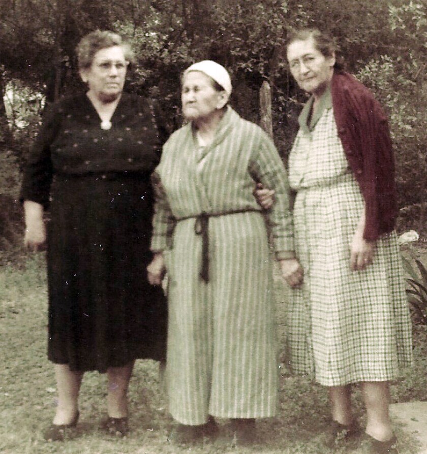 Laura, Mary, Eva Carson.jpg