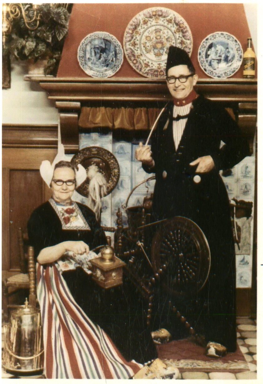 MINKJE MINNIE ROODA A BRAM BOSTRA BOSTRA003.JPG