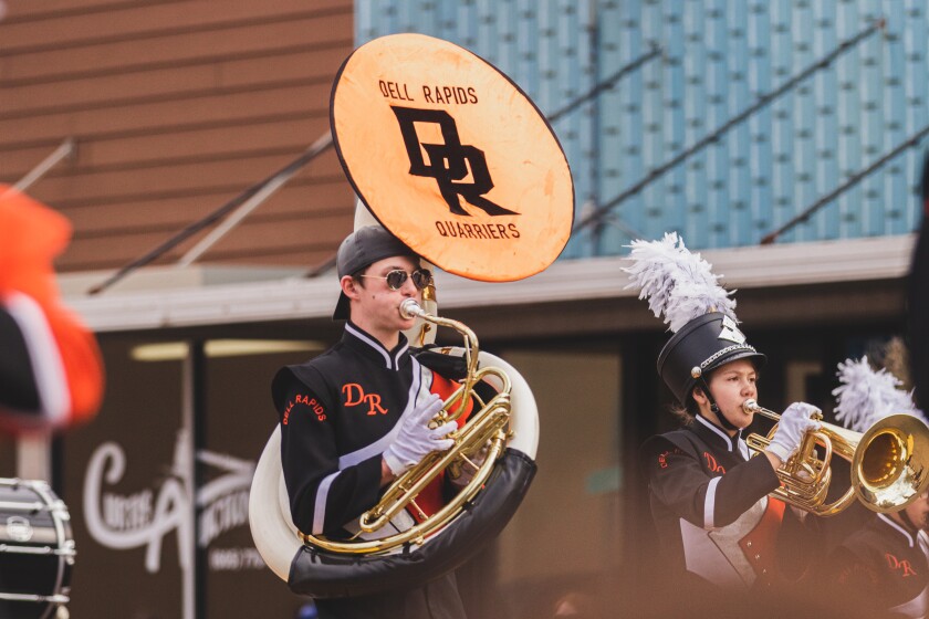 10-1-22DWUBlue&WhiteDaysParade-32.jpg