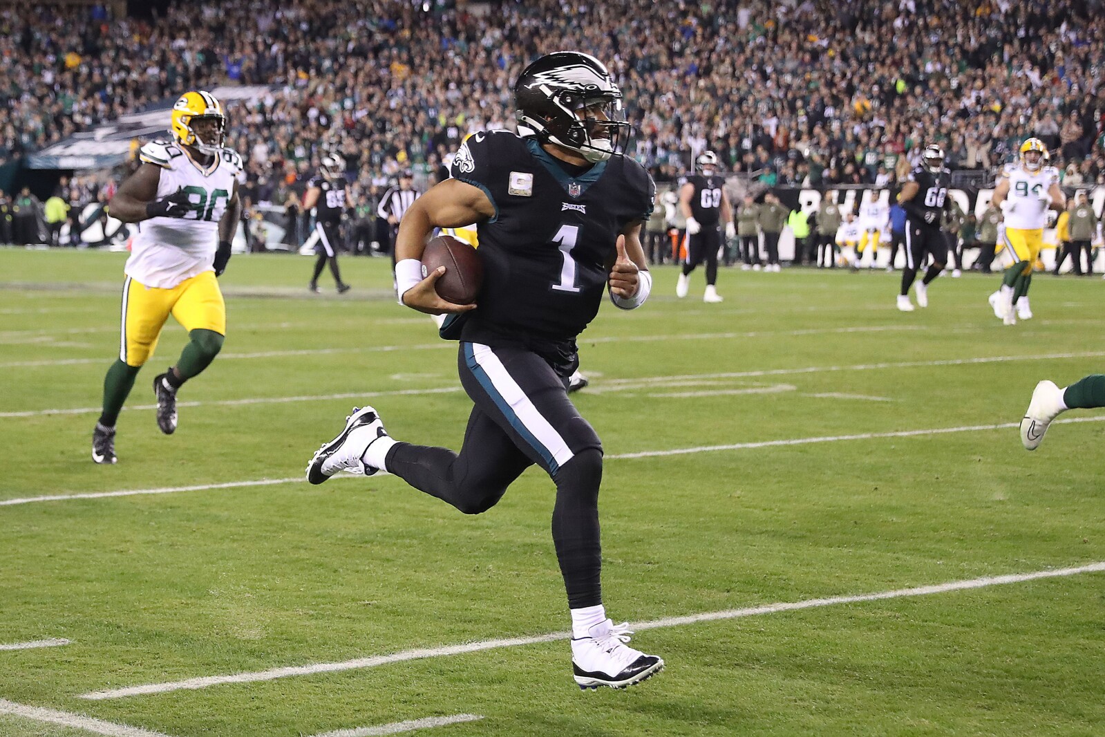 Jalen Hurtsled Eagles rush for 363 yards in victory over Packers Duluth News Tribune News