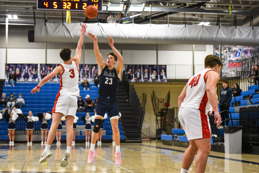 Boschee, Riewer brothers make impact in Lumberjacks' victory over ...